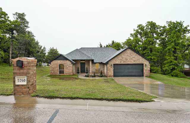 Charming Newer Home with Bonus Shop  Living Space! photos photos
