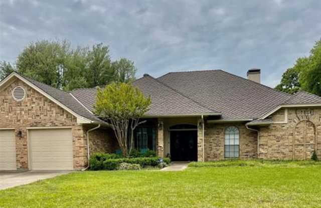 911 Kingston Drive - 911 Kingston Drive, Mansfield, TX 76063