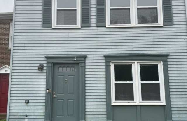 Charming 3BR Townhome in Waldorf Gallery 1