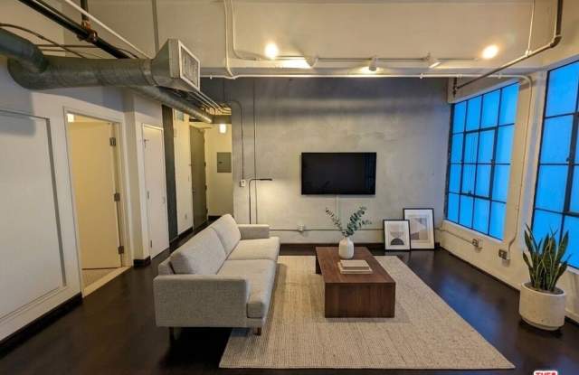 746 S LOS ANGELES St - 746 South Los Angeles Street, Los Angeles, CA 90014 746 S LOS ANGELES St - 746 South Los Angeles Street, Los Angeles, CA 90014