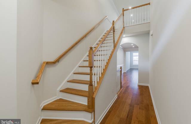 18056 RED MULBERRY ROAD Gallery 3