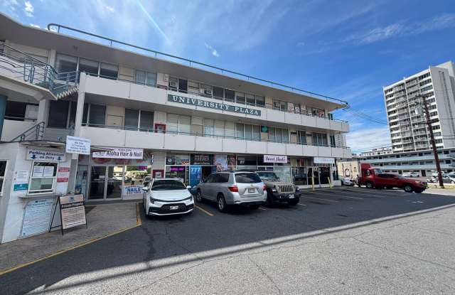 931 University Ave - Commercial or Residential (no Kitchen) 3 Bedroom 1 Bathroom Unit for Rent! photos photos