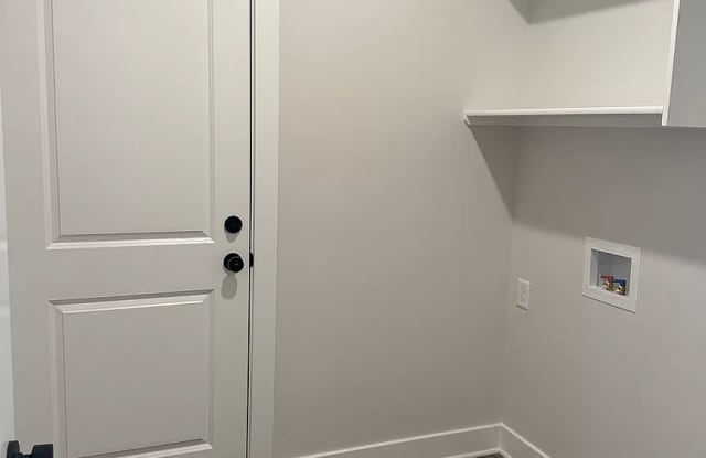 1120 North Broadview Lane - 1 Gallery 4