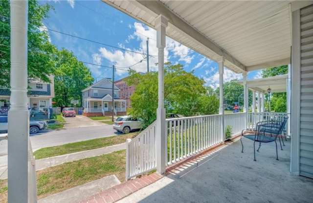 Beautiful 4 Bedroom - Old Dominion Place Gallery 3
