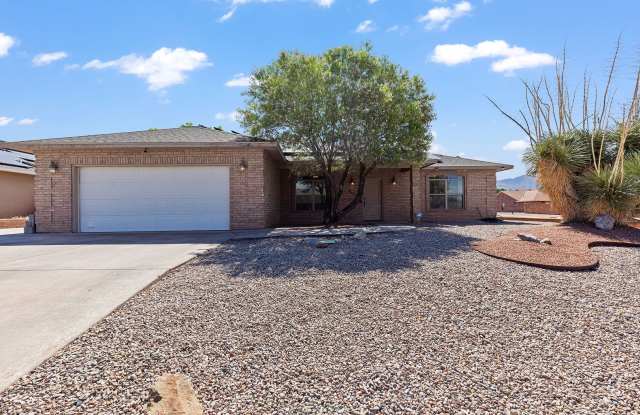 4 Bedroom Home with Solar Panels: MOVE-IN SPECIAL photos photos