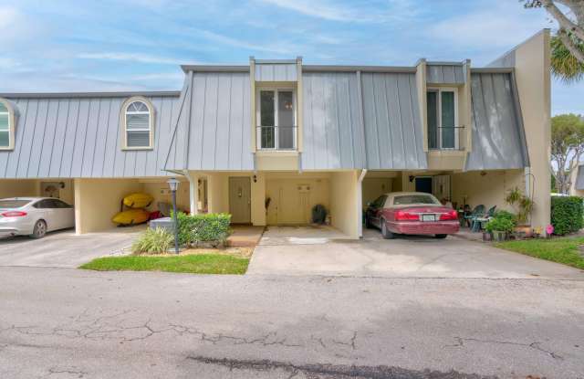 390 GOLFVIEW Road Gallery 1
