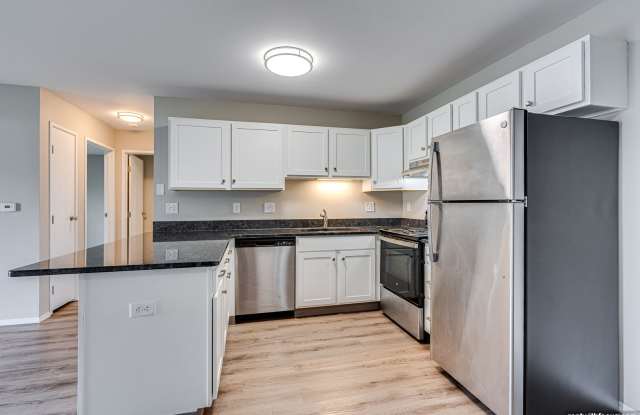 Springdale Apartments (Calumet Place Suites) Gallery 4