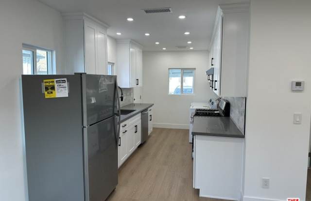 1864 W 25th St - 1864 West 25th Street, Los Angeles, CA 90018