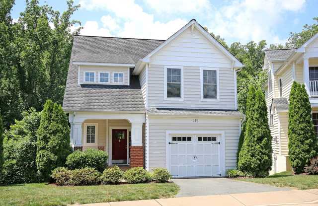 Dog-Friendly Brookwood Home Near UVA Medical Center & Downtown photos photos