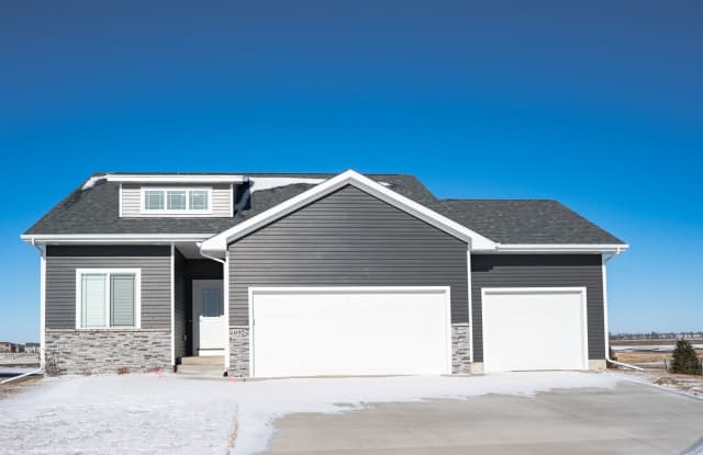 Beautiful 4 Bedroom Home! 3 Car Garage, NEW CARPET! photos photos