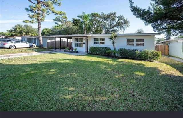 1108 SW 22nd Ter photos photos