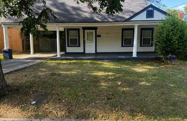 2321 Winona Avenue Gallery 1