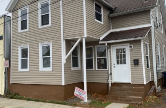 73 Meadow ST. - 73 Meadow St, Willimantic, CT 06226