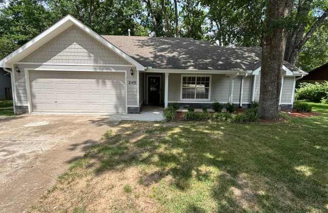 Lovely Single Family Home in a Well Established Neighborhood Near U of A! photos photos
