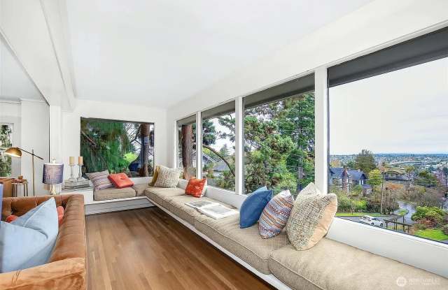 2002 12th Avenue East Gallery 3
