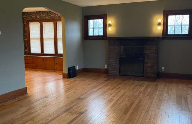 Four Bedroom Farmhouse on Three Acres photos photos