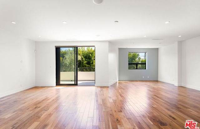 528 North Crescent Heights Boulevard - 528 North Crescent Heights Boulevard, Los Angeles, CA 90048 528 North Crescent Heights Boulevard - 528 North Crescent Heights Boulevard, Los Angeles, CA 90048