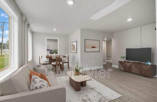 1800 West Oakwood Street photos photos