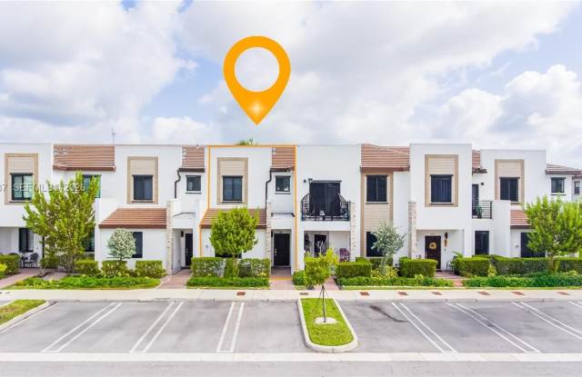 817 NE 211th St photos photos