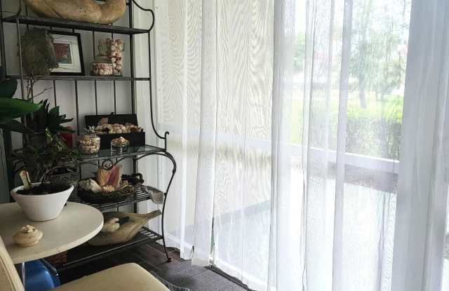 804 SE 7th Street unit: 101 photos photos