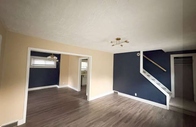 3638 N Capitol Ave Gallery 4