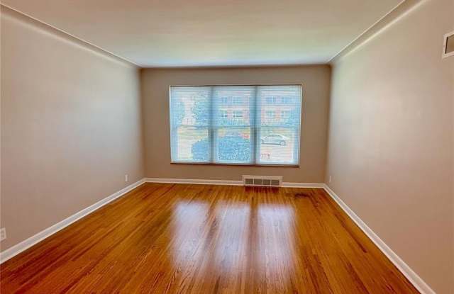 8722 Delmar Boulevard Gallery 3