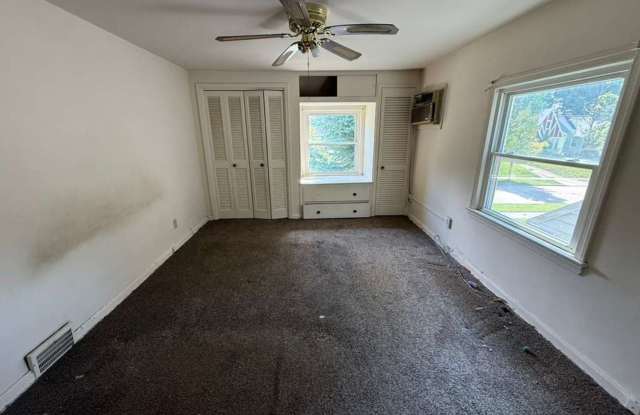 2 BED 1 BATH SINGLE FAMILY HOME! Gallery 4