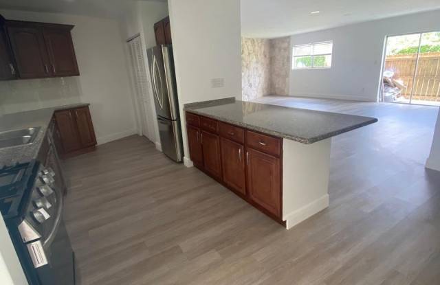 8650 SW 67th Avenue unit: 1017 photos photos