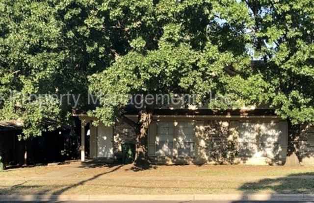 717 Oakwood Lane - 717 Oakwood Lane, Arlington, TX 76012