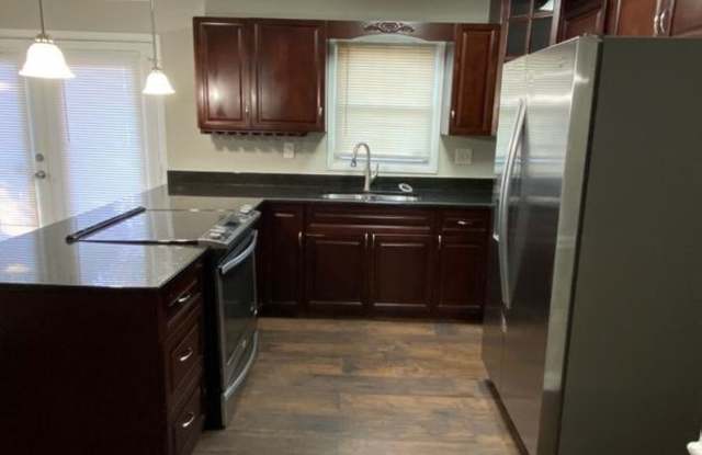 2353 Greenway Drive Gallery 4