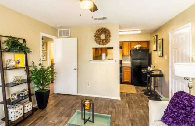 2064 Cedar Bend Dr Gallery 2
