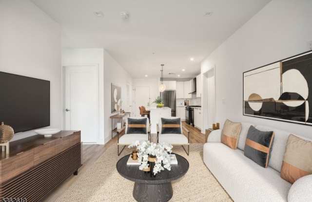 52 Taylor Pl - Unit 316 Gallery 2