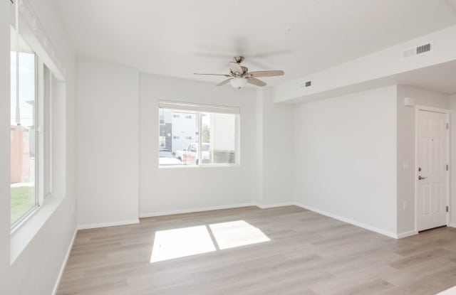 Now Leasing! Beautiful Open Concept Living! Gallery 3