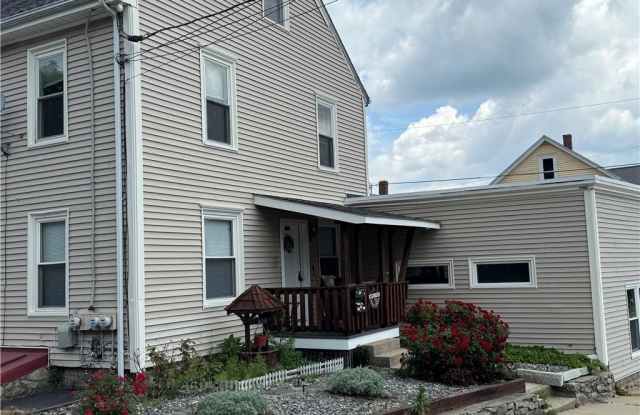 107 Mount Saint Charles Avenue photos photos 107 Mount Saint Charles Avenue photos photos