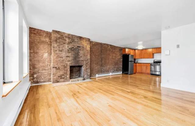 211 Seventh Avenue Gallery 2