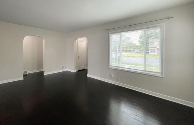 Updated 2-Bed, 1-Bath House Gallery 4