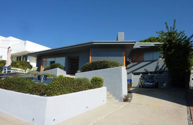 Close to Downtown! Mid-Century Modern Home with an Amazing View! photos photos Close to Downtown! Mid-Century Modern Home with an Amazing View! photos photos