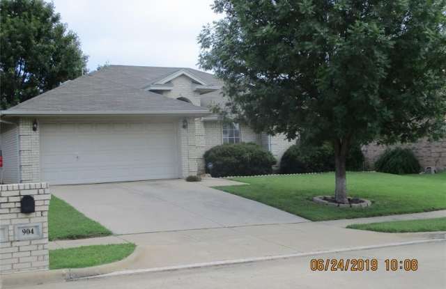 904 Robin Drive Gallery 2