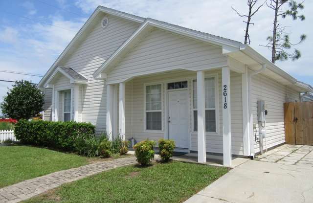 -- photos photos -- photos photos