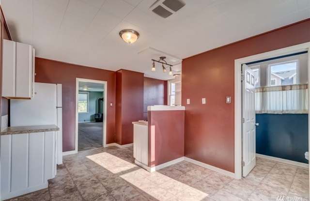 Pre-leasing September - 4bd/2bath Gallery 4
