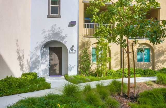 Beautiful 4 Bedroom Townhome! Built in 2020 and just 8 miles from the Beach! photos photos