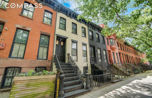 42 Monroe Street photos photos