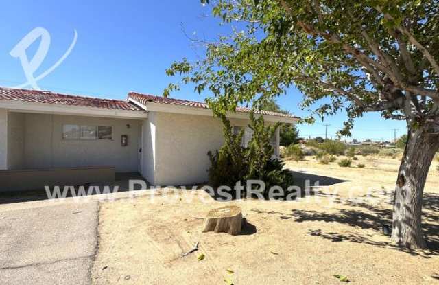 18687 Highway 18 Gallery 1
