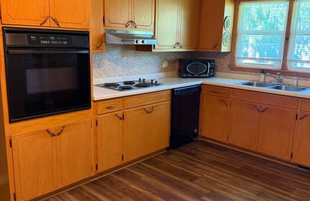 4 Bedroom House in North St. Cloud Gallery 4