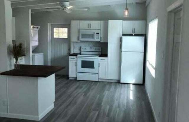 5280 Steiner Road Gallery 3
