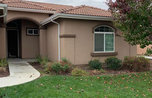 4 Bedroom 2 Bath Gallery 3