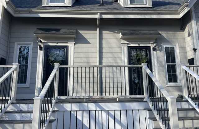 17 Arlington Street - 17 Arlington Street, Portland, ME 04103