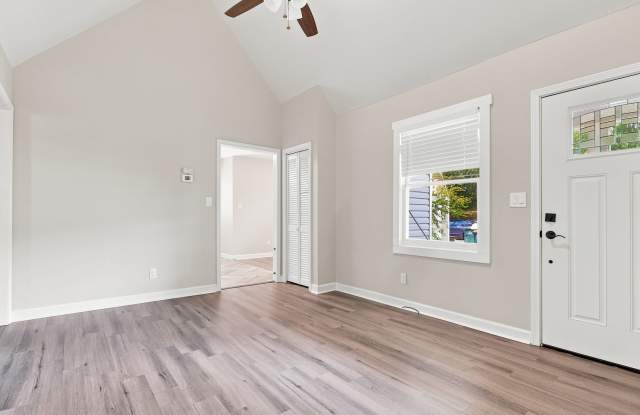 598 Frasier Street SouthEast Gallery 1