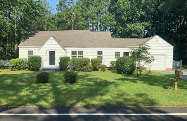 1101 N Poplar Street photos photos