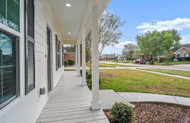 Newly constructed home with custom details Gallery 3